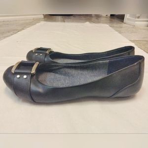 Dr Scholl's memory form flats